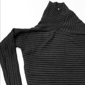 This “office sweater” is perfectly stylist.